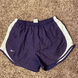 Women’s Medium Nike Running Shorts